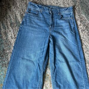 American Eagle super high waist baggy wide leg size 6 Light Blue Denim Jeans